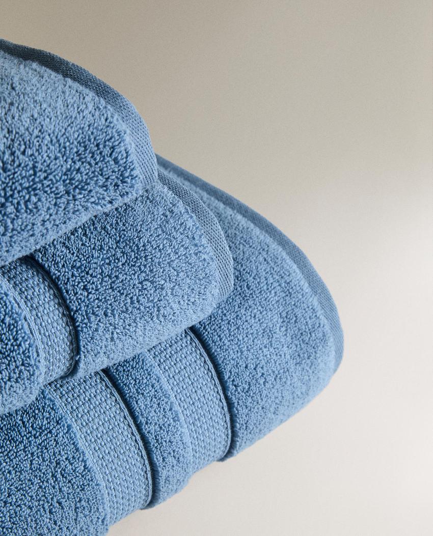 EXTRA SOFT DOUBLE BORDER BATH TOWEL